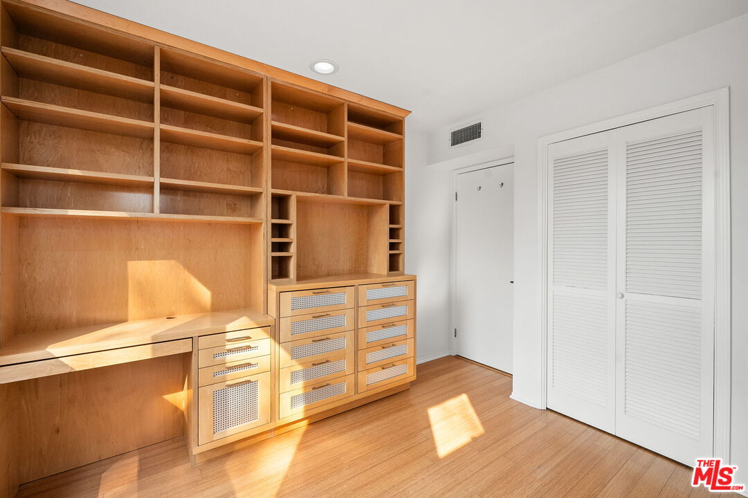 1011 Pacific St Unit: 1