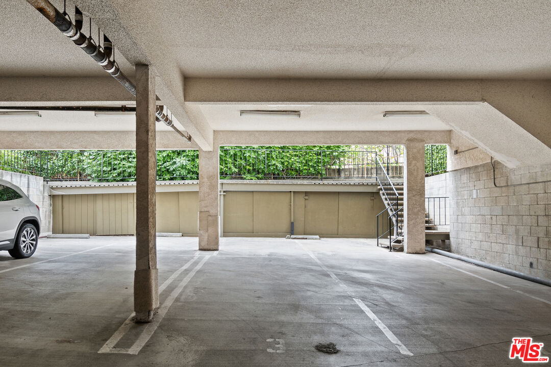 839 S Holt Ave Unit: 104