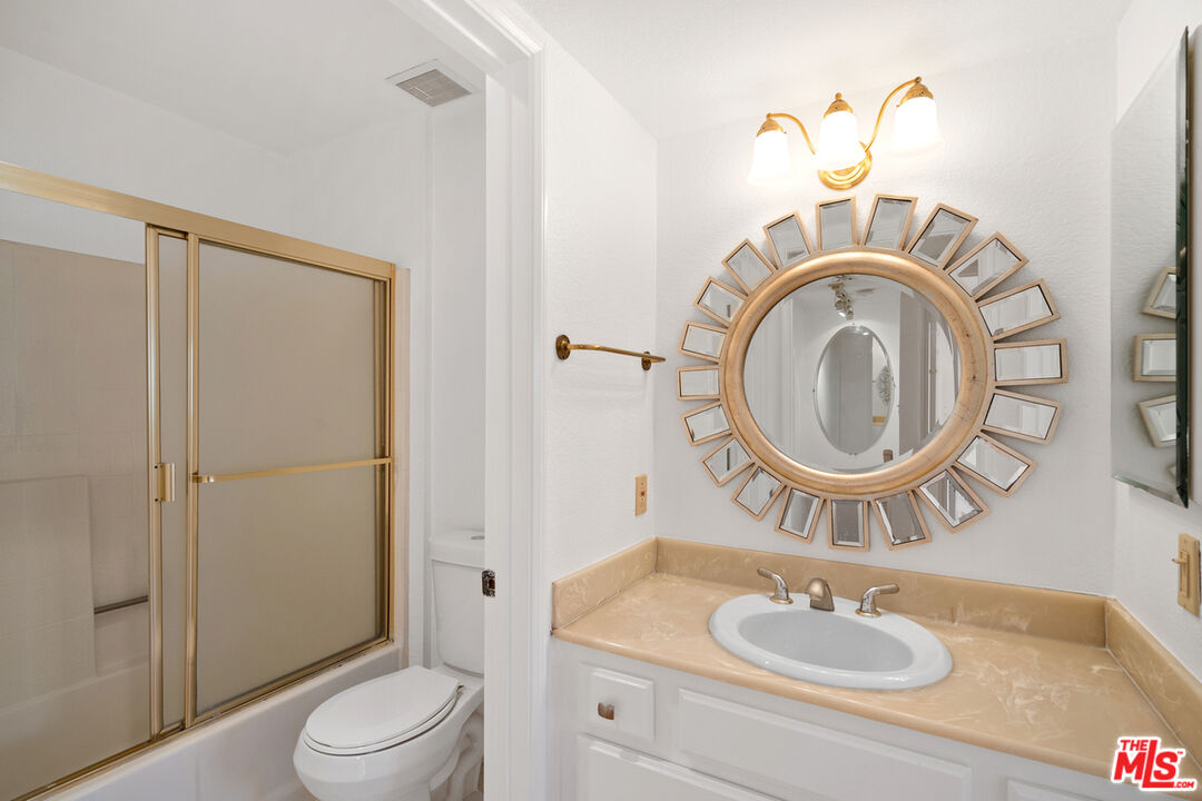 839 S Holt Ave Unit: 104