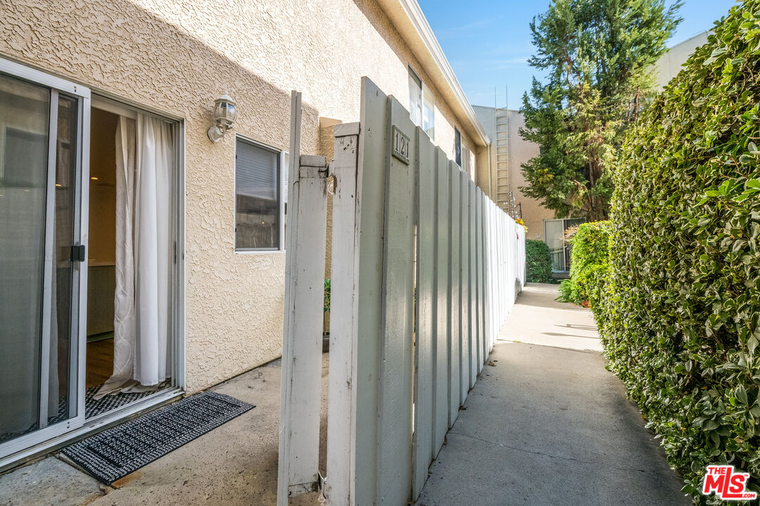 4558 Willis Ave Unit: 121