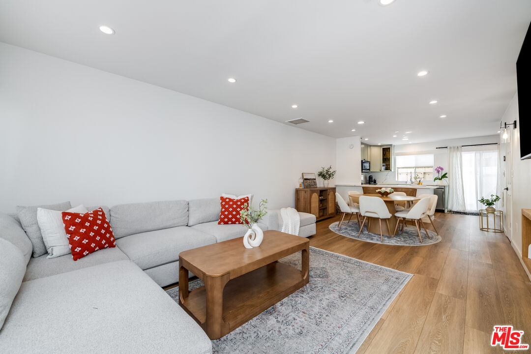 4558 Willis Ave Unit: 121