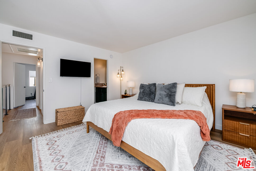 4558 Willis Ave Unit: 121