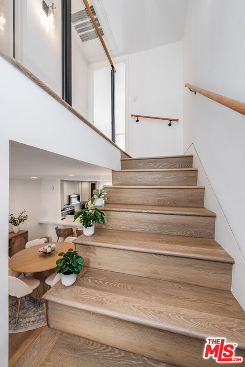 4558 Willis Ave Unit: 121