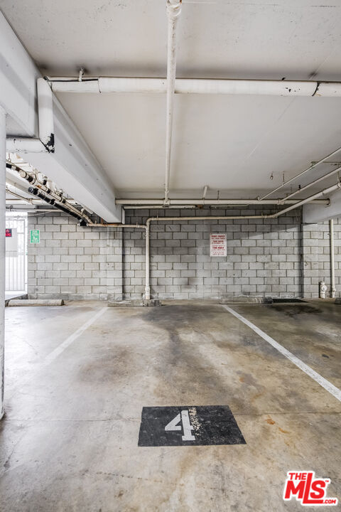 4558 Willis Ave Unit: 121