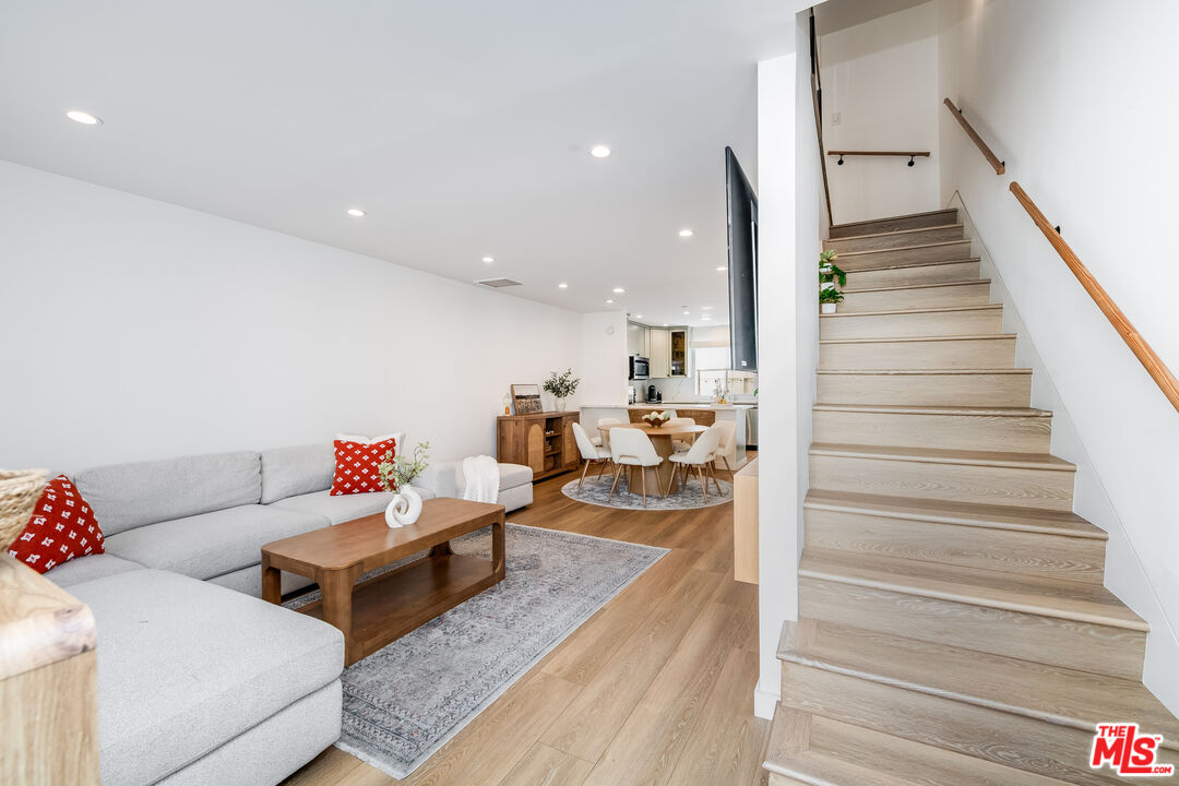 4558 Willis Ave Unit: 121