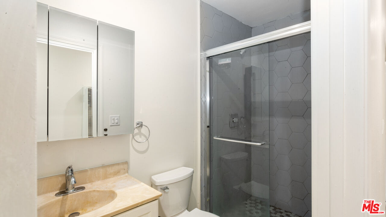 601 W 49th St Unit: 603