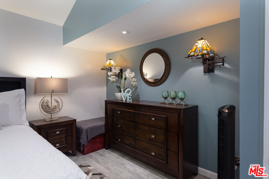 8308 Flight Ave Unit: ADU