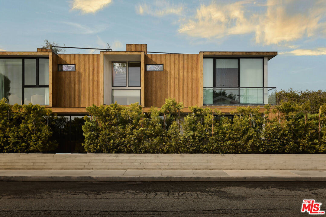 3214 Highland Ave Unit: 4