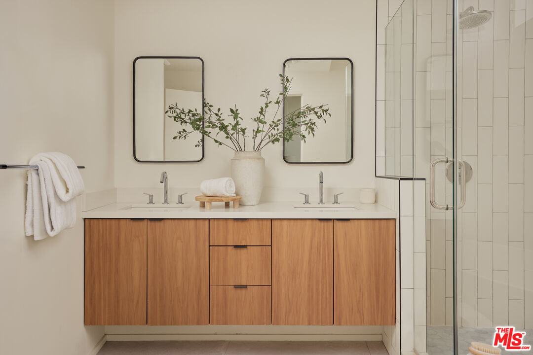 3214 Highland Ave Unit: 2