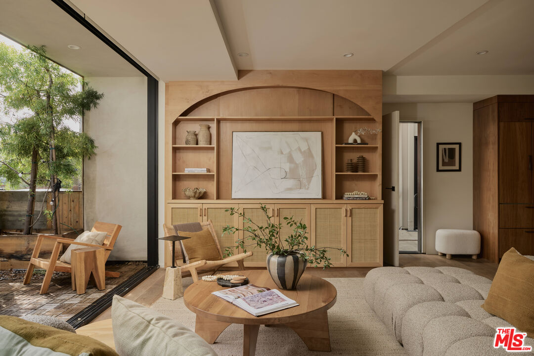 3214 Highland Ave Unit: 2