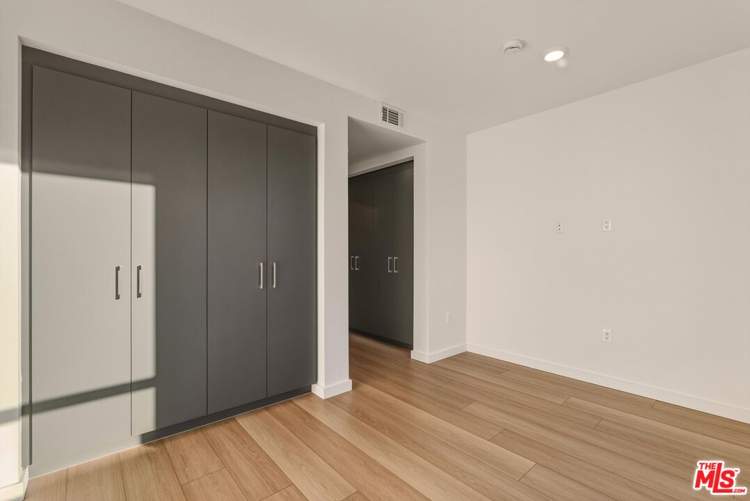 1759 N Gower St Unit: 404