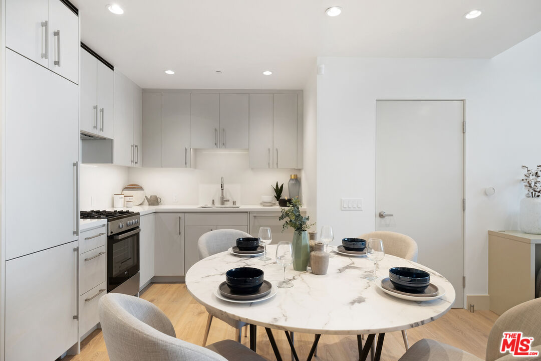 130 S Sepulveda Blvd Unit: 410