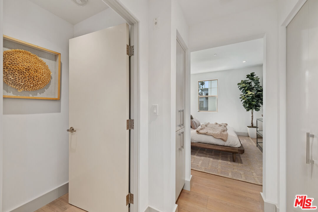 130 S Sepulveda Blvd Unit: 101