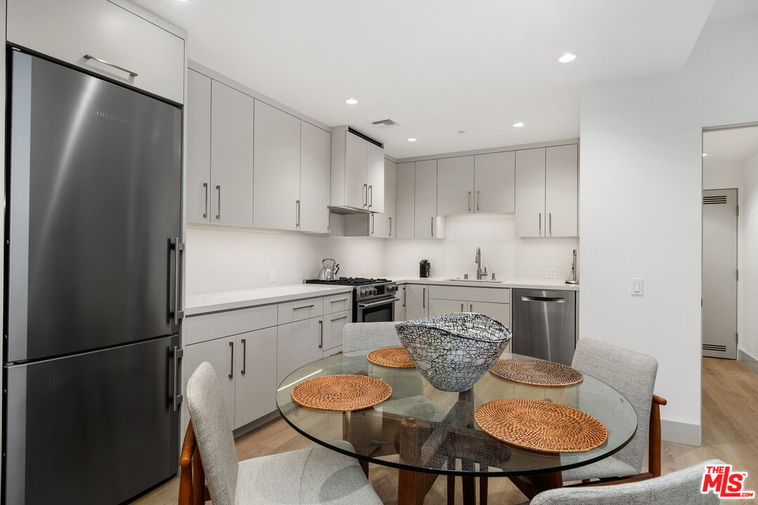 130 S Sepulveda Blvd Unit: 107