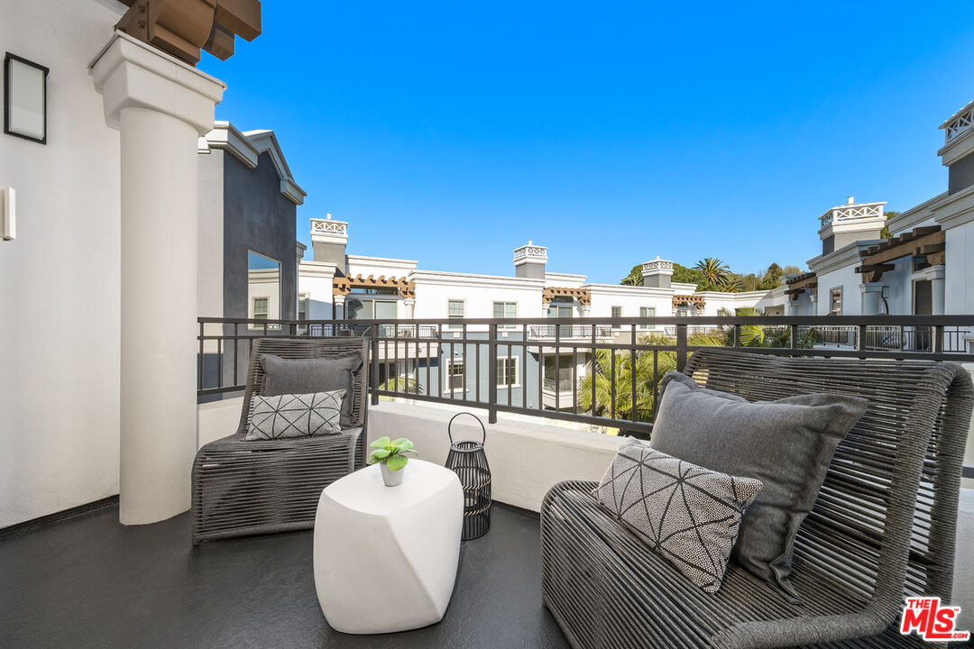 130 S Sepulveda Blvd Unit: 414
