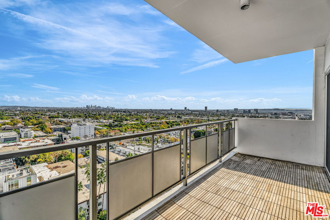 1155 N La Cienega Blvd Unit: 1106