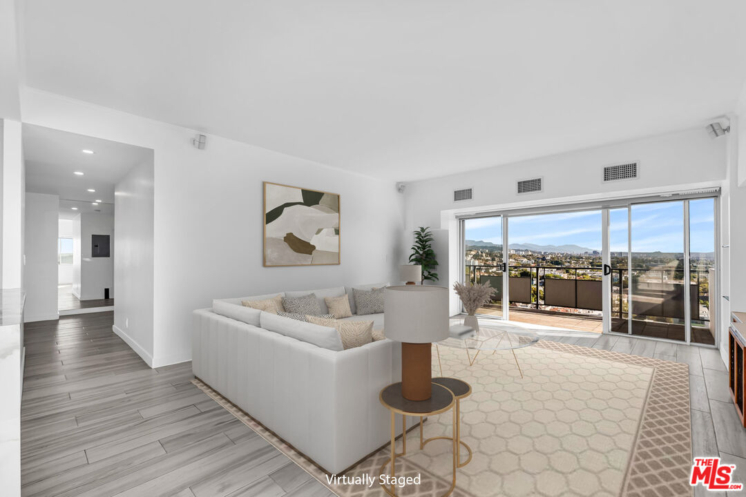 1155 N La Cienega Blvd Unit: 1106