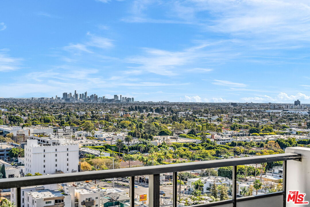 1155 N La Cienega Blvd Unit: 1106