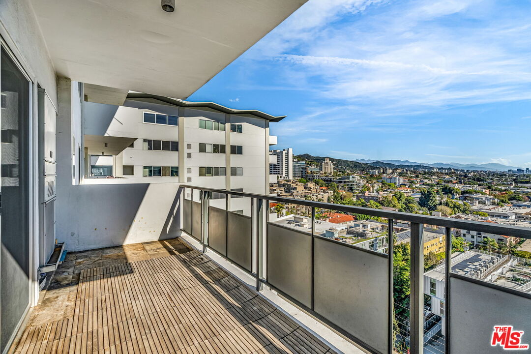 1155 N La Cienega Blvd Unit: 1106