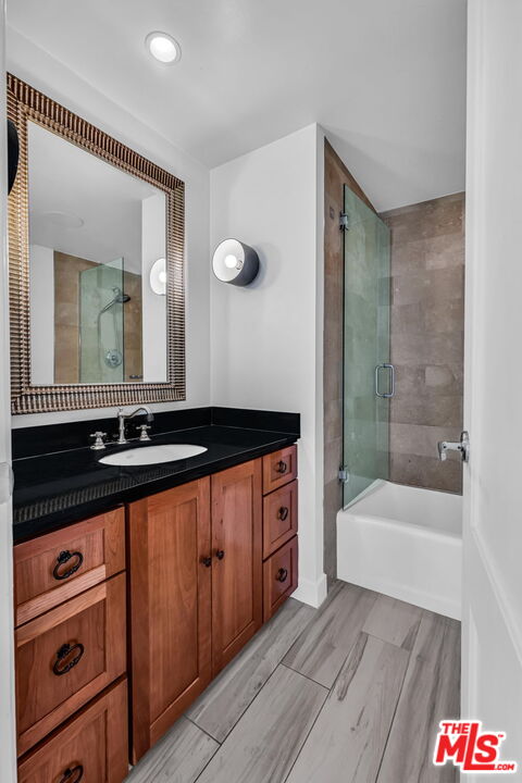 1155 N La Cienega Blvd Unit: 1106