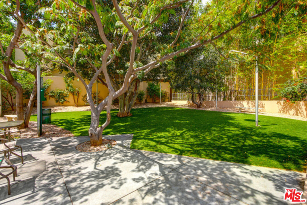 1155 N La Cienega Blvd Unit: 1106