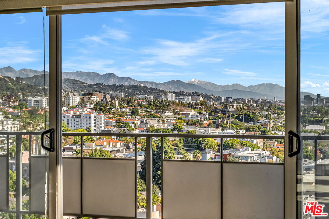 1155 N La Cienega Blvd Unit: 1106