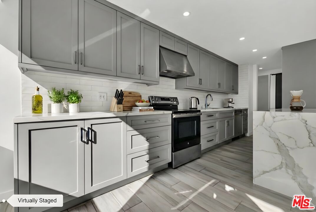 1155 N La Cienega Blvd Unit: 1106