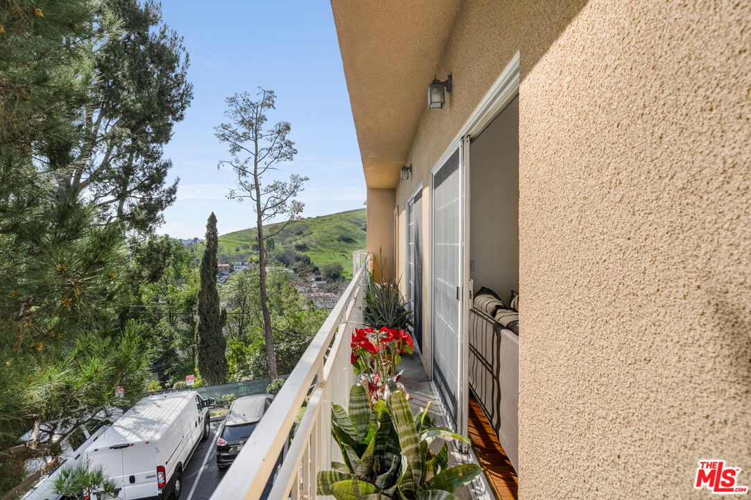 4750 Templeton St Unit: 1104