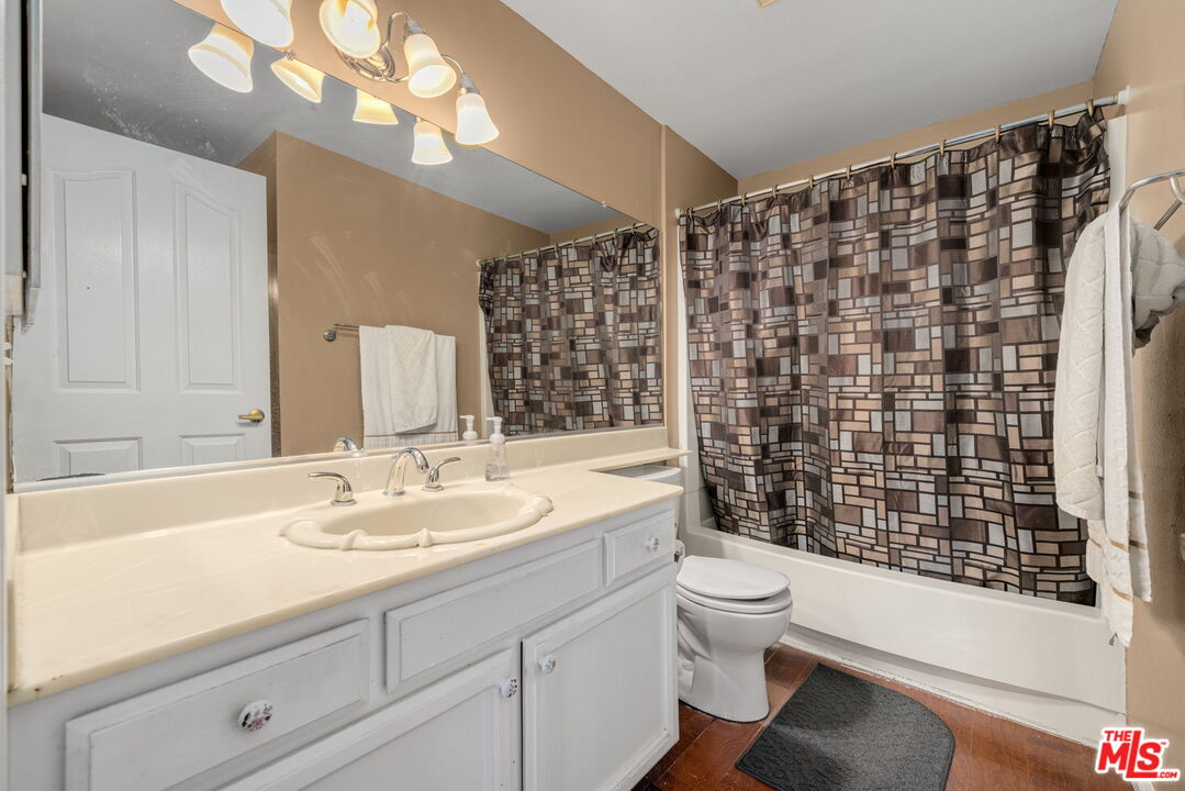 4750 Templeton St Unit: 1104