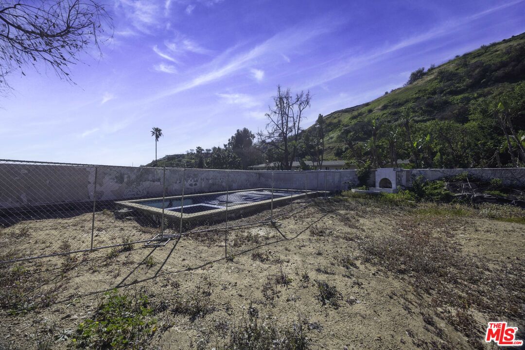 1712 Manzanita Park Ave