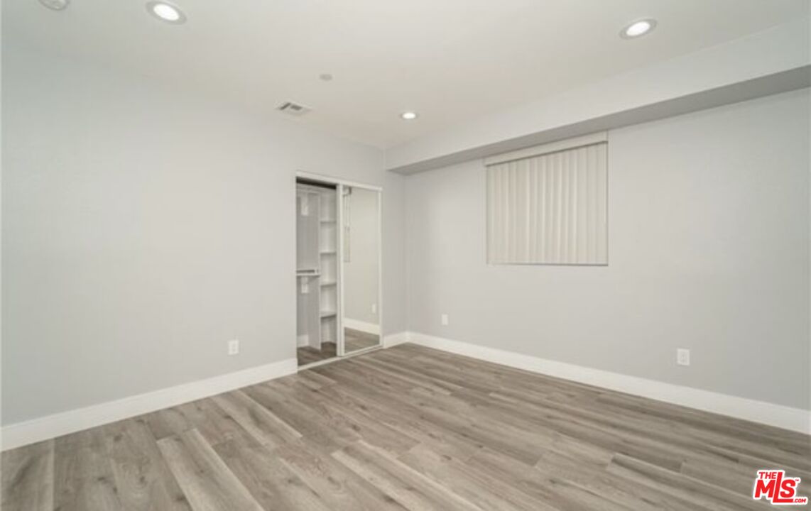 1348 E Vernon Ave Unit: 1348 1/2