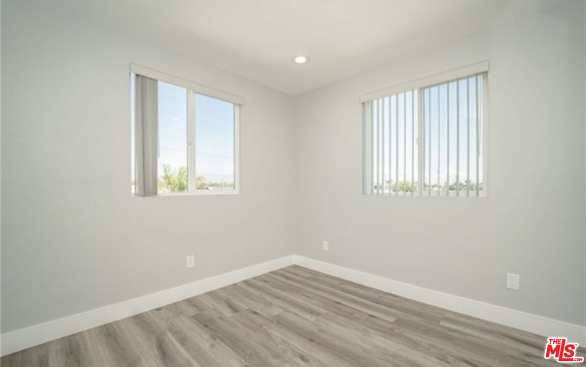 1348 E Vernon Ave Unit: 1348 1/2