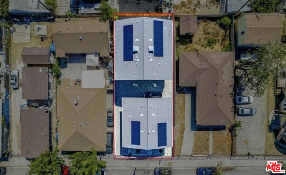 1348 E Vernon Ave Unit: 1348 1/2