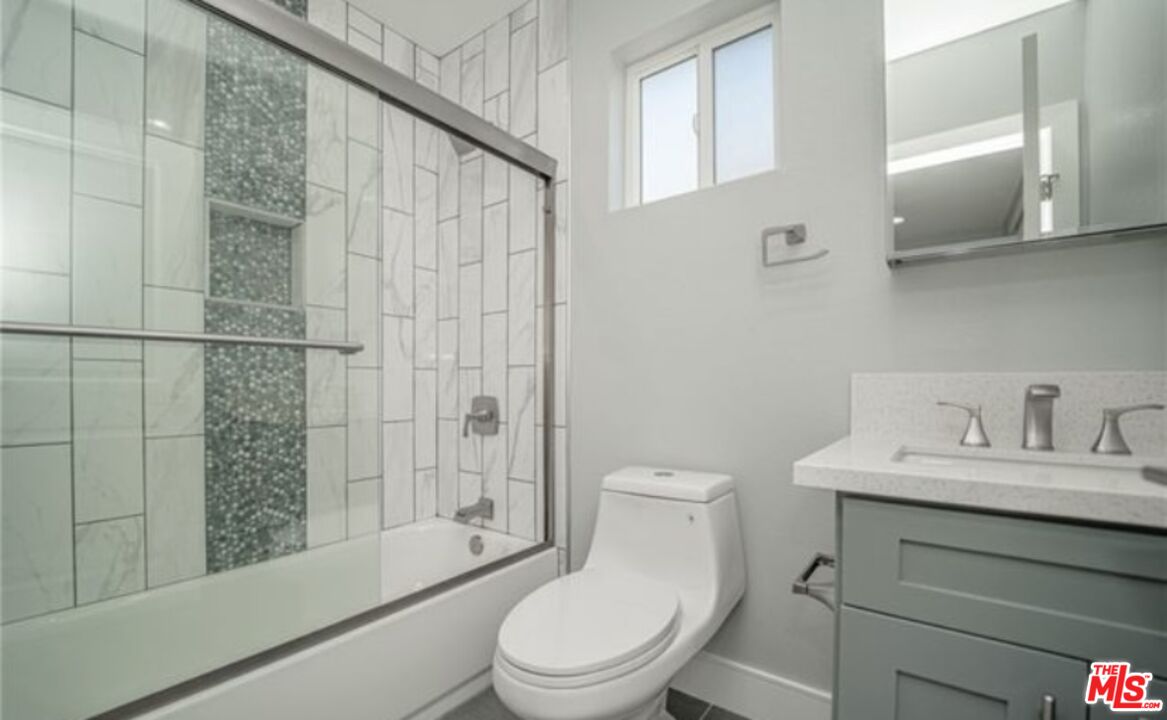 1348 E Vernon Ave Unit: 1348