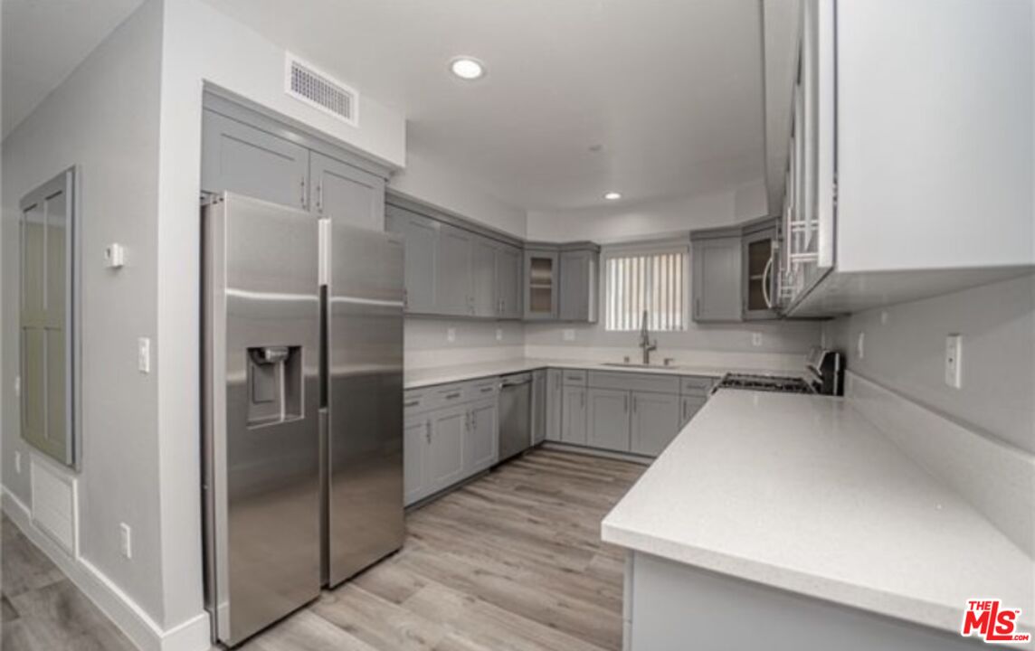 1348 E Vernon Ave Unit: 1348