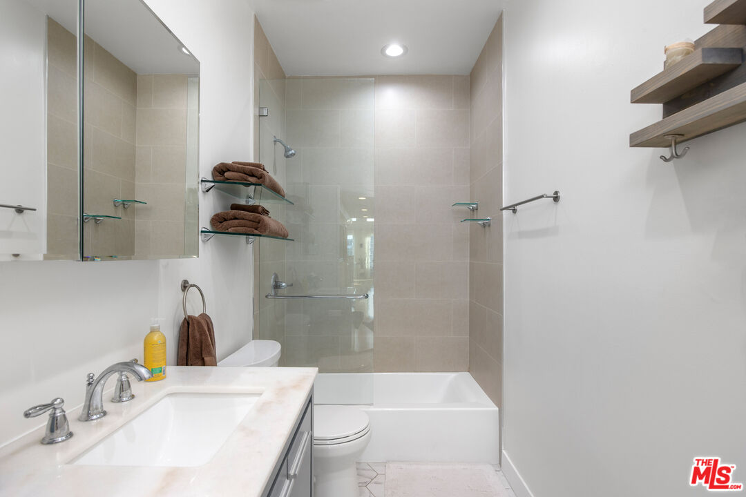 11723 Goshen Ave Unit: 302