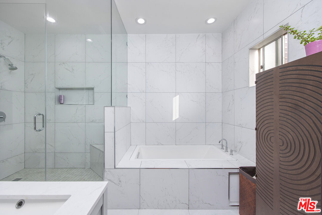 11723 Goshen Ave Unit: 302