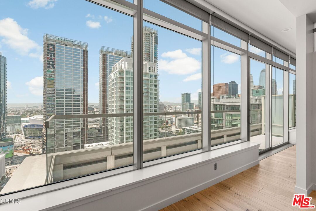 1155 S Grand Ave Unit: 2006