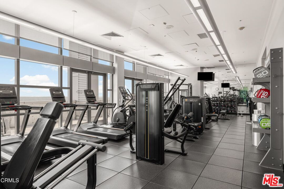 1155 S Grand Ave Unit: 2006