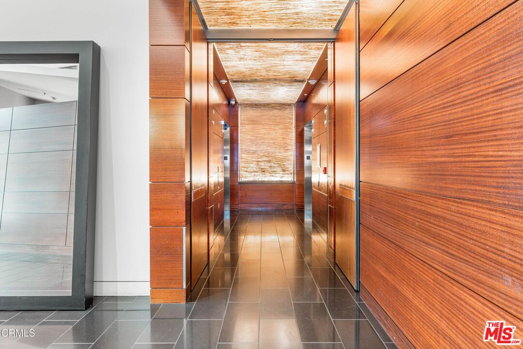 1155 S Grand Ave Unit: 2006