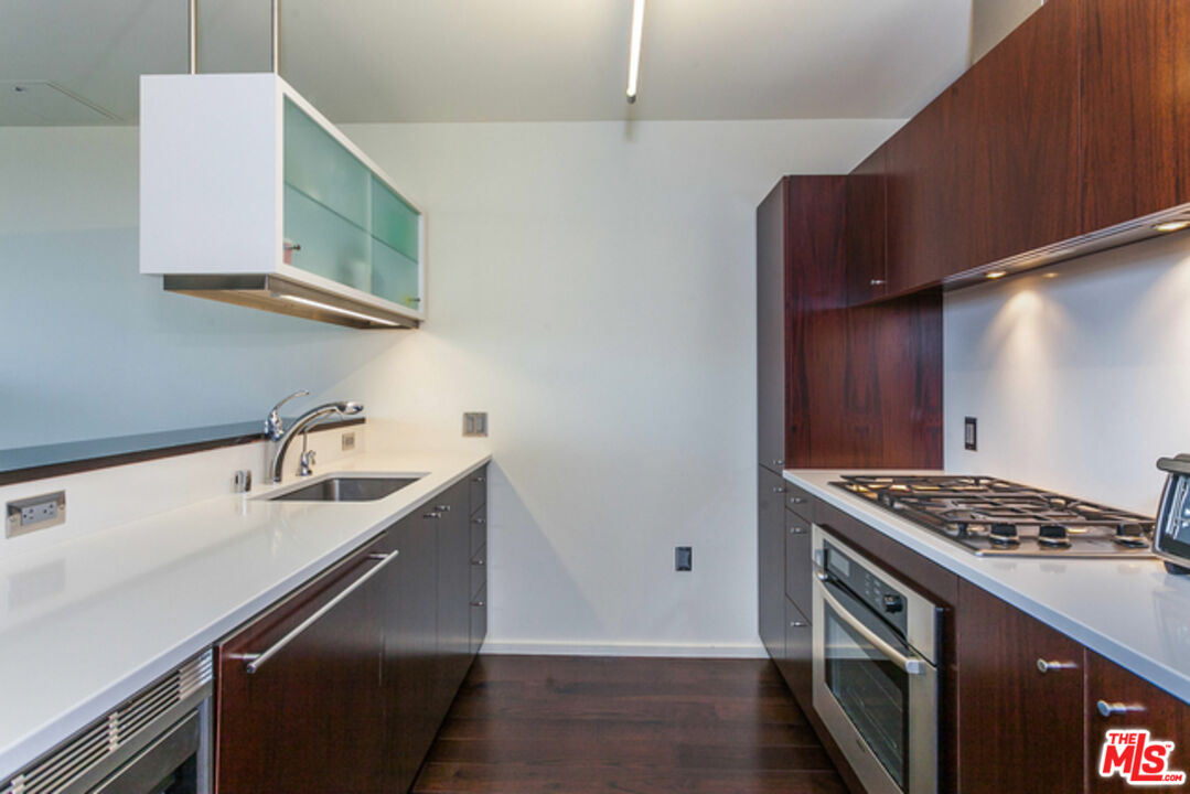 1155 S Grand Ave Unit: 2006