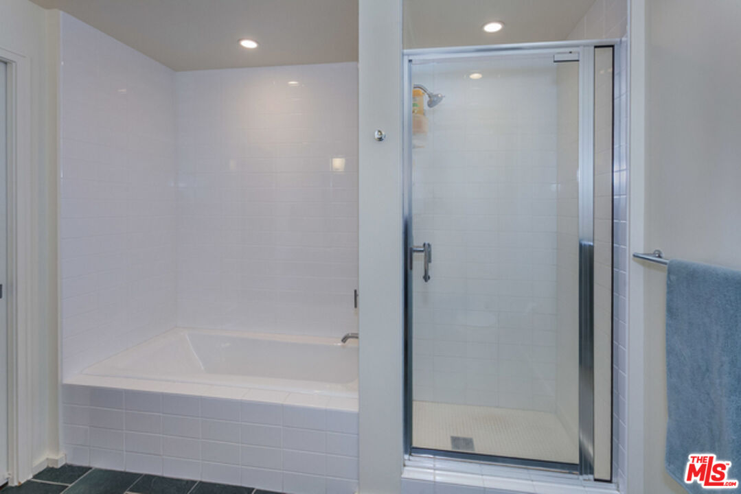 1155 S Grand Ave Unit: 2006