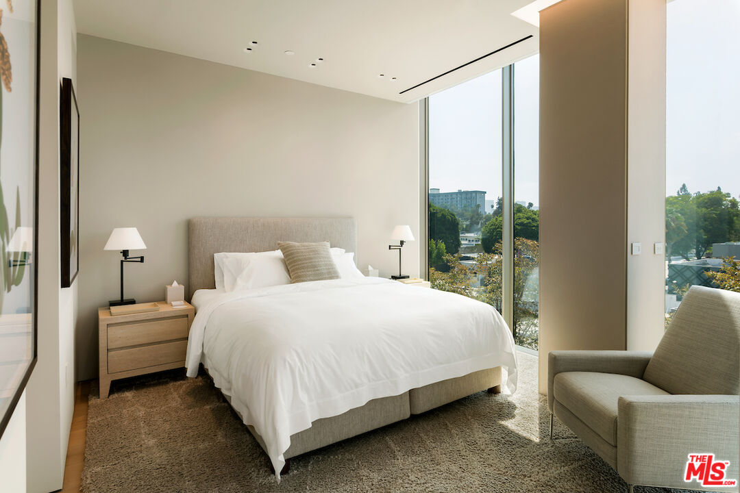 8899 Beverly Blvd Unit: 5A