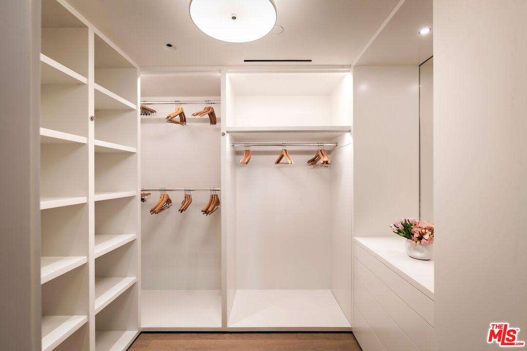 8899 Beverly Blvd Unit: 5A