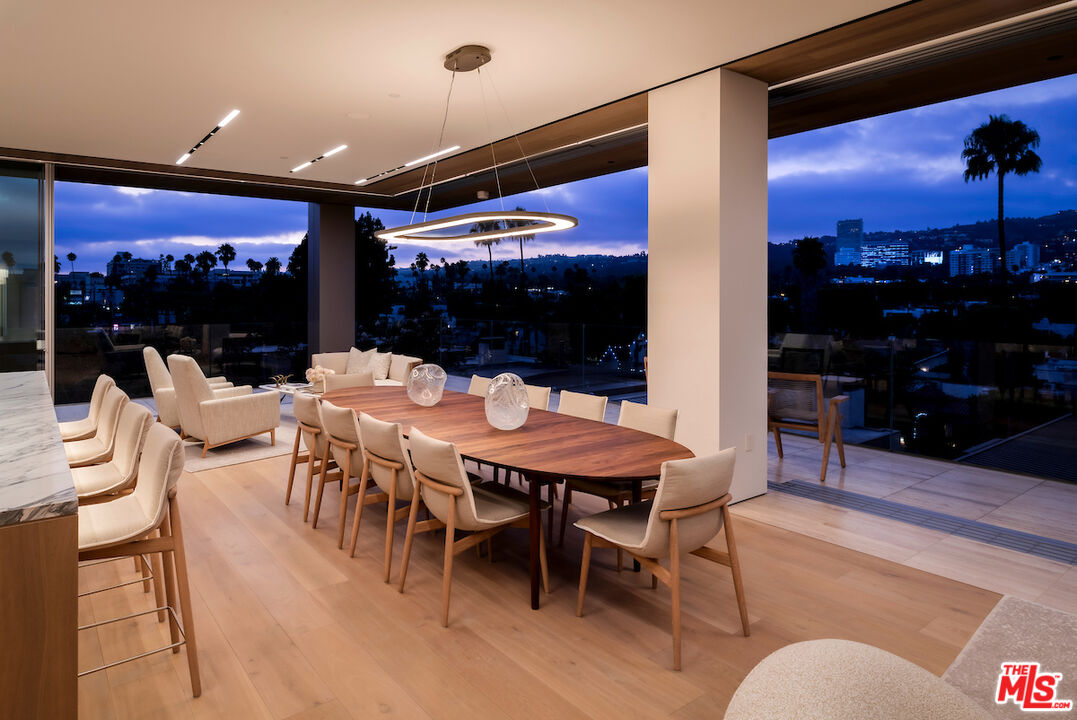 8899 Beverly Blvd Unit: 5A