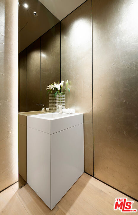 8899 Beverly Blvd Unit: 5A