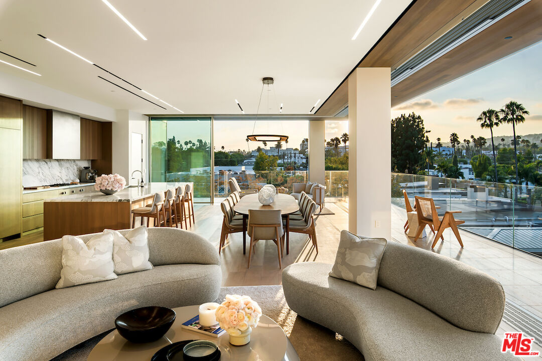 8899 Beverly Blvd Unit: 5A