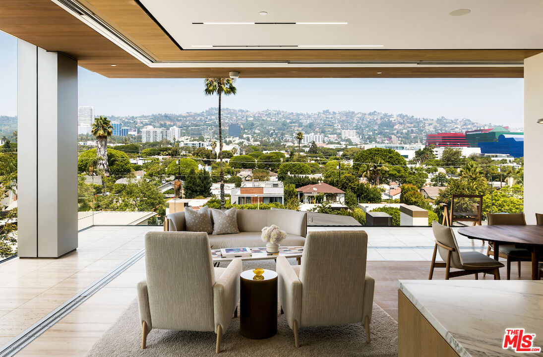 8899 Beverly Blvd Unit: 5A