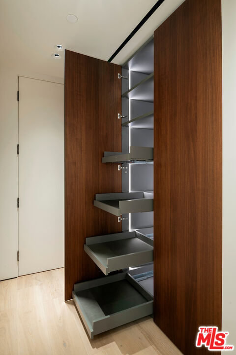 8899 Beverly Blvd Unit: 5A