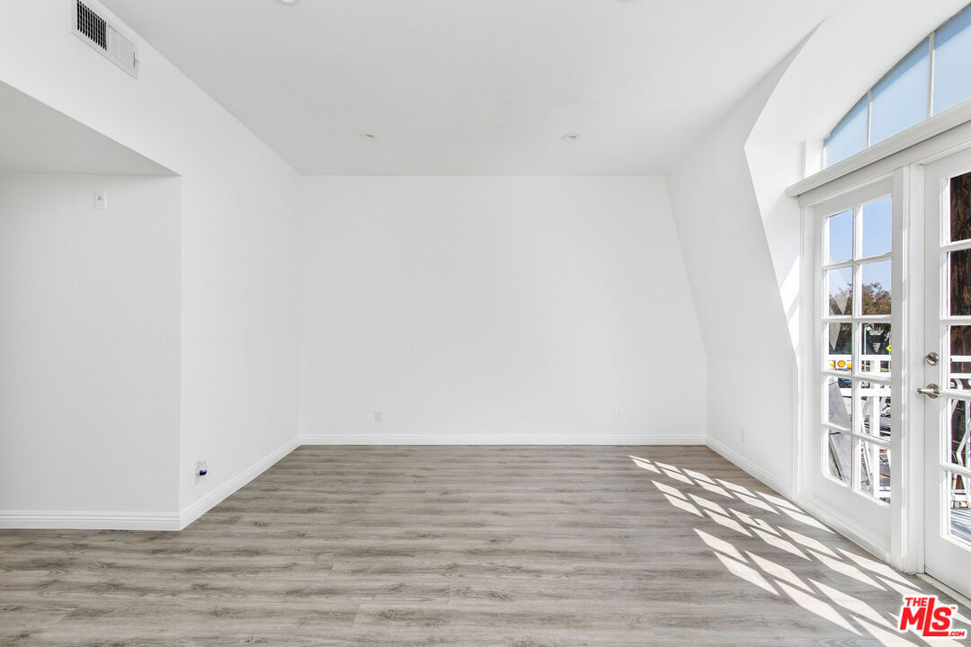 9800 Vidor Dr Unit: 303